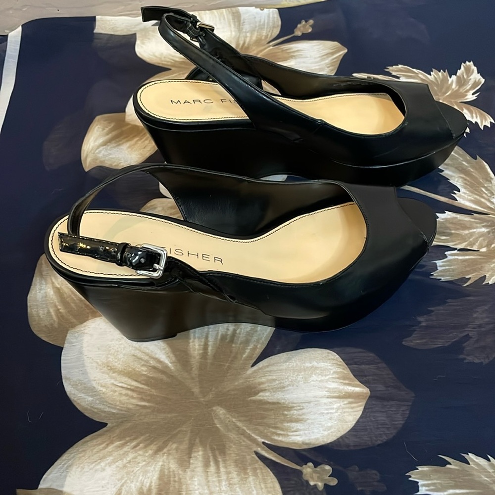 Marc Fisher Black Slingback Platform Sandal - Picture 2 of 6
